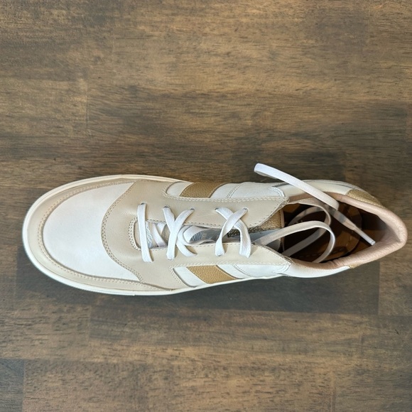 Kaanas Gold Accent Sneakers - Picture 2 of 4